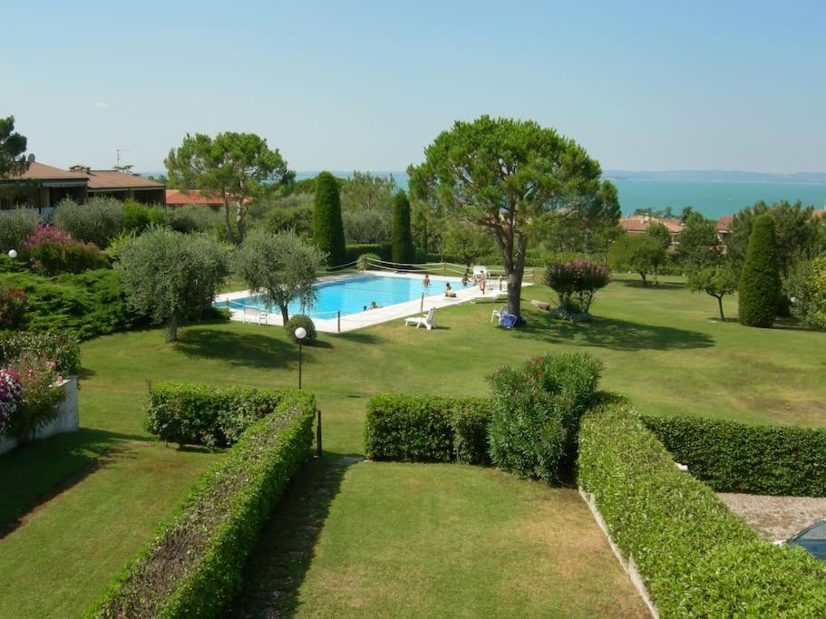 Tennis / Pool / Barbecue Bardolino Buitenkant foto